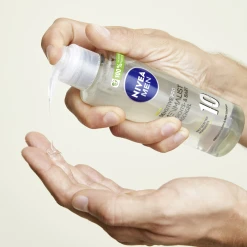 NIVEA MEN Sensitive Pro Menmalist Gesichts- & Bart Waschgel 7 NIVEA MEN Sensitive Pro Menmalist Gesichts- & Bart Waschgel -Satin Naturel Shop MAM 8333877 SHOP IMAGE 1.4
